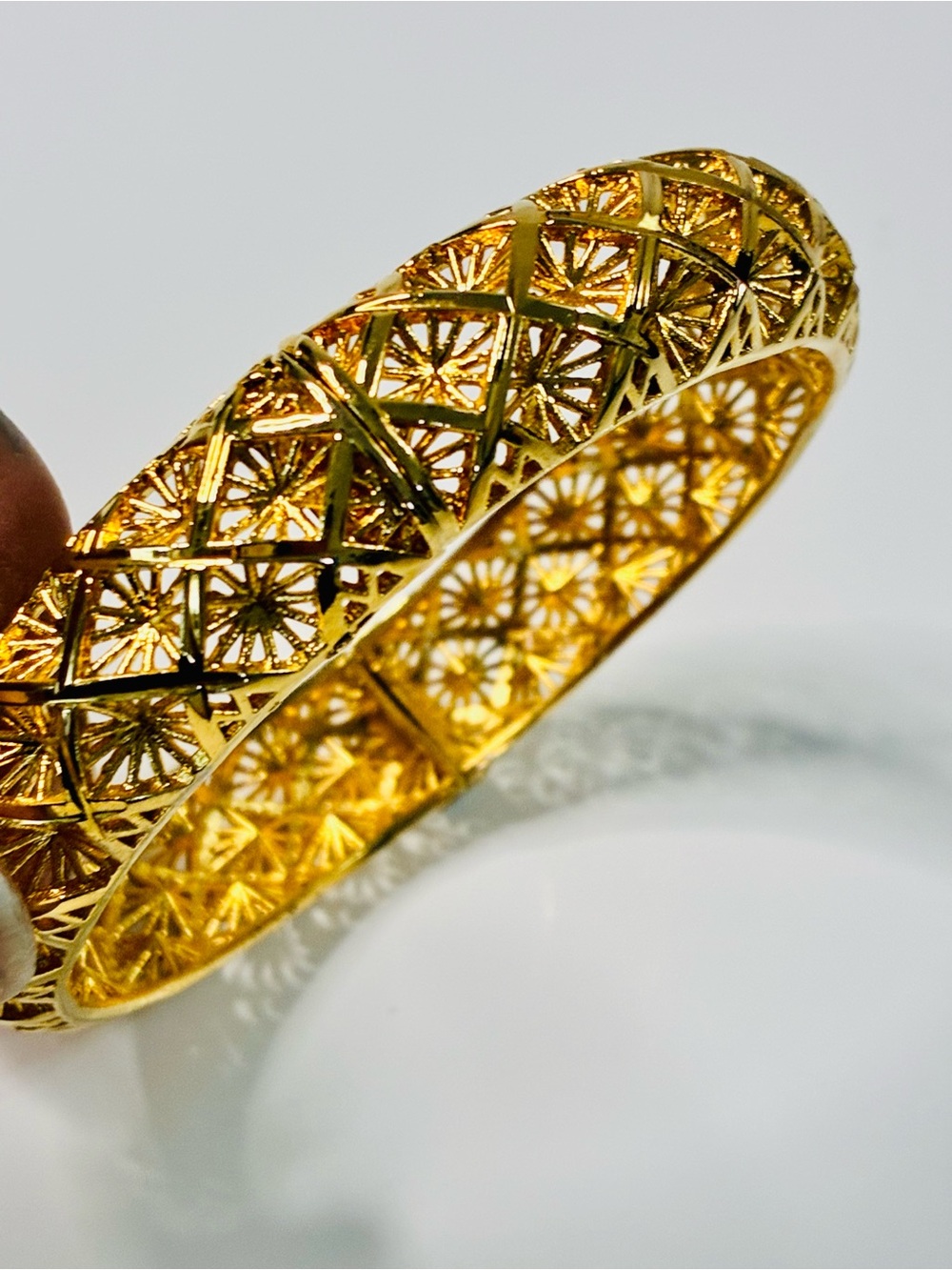 Stackable Gold Filigree Openwork Bangle Bracelet - Elegant Women's Jewelry - Picture 6 of 14